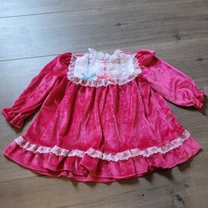 Vintage girls velvet dress
